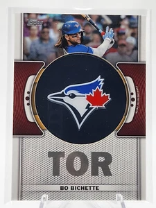 2023 TOPPS SERIES 1, COMMEMORATIVE TEAM LOGO, COMPLETE YOUR SET, PICK YOUR CARD - Imagen 1 de 7