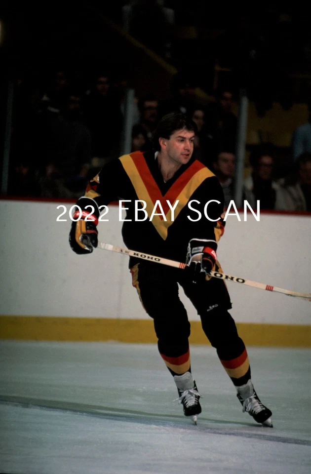 PETER MCNAB In ACTION Old School V JERSEY 35mm COLOR SLIDE Vancouver CANUCKS - Image 1 of 1