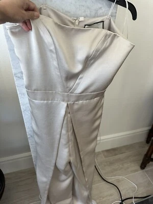 全新带标签 Alexis 缎面象牙色连身裤 M 码 MSRP $550 — 第 1/4 张图片