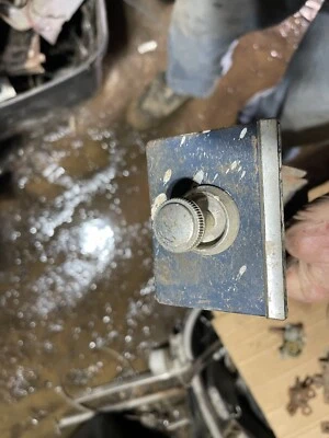 1964 Chevrolet belair, impala 4-дверный пепельница в приборной панели - Изображение 1 из 3