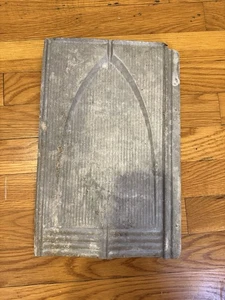 ANTIQUE METAL TIN CEILING TILE 13.5” X 9” SALVAGED VINTAGE GOTHIC ARCH PATTERN - Picture 1 of 7