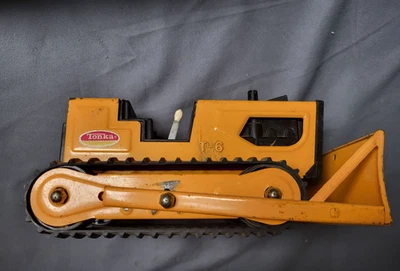 Bulldozer Tonka T-6 de colección topadora de orugas NARANJA acero prensado 9" de largo Foto 1 de 4