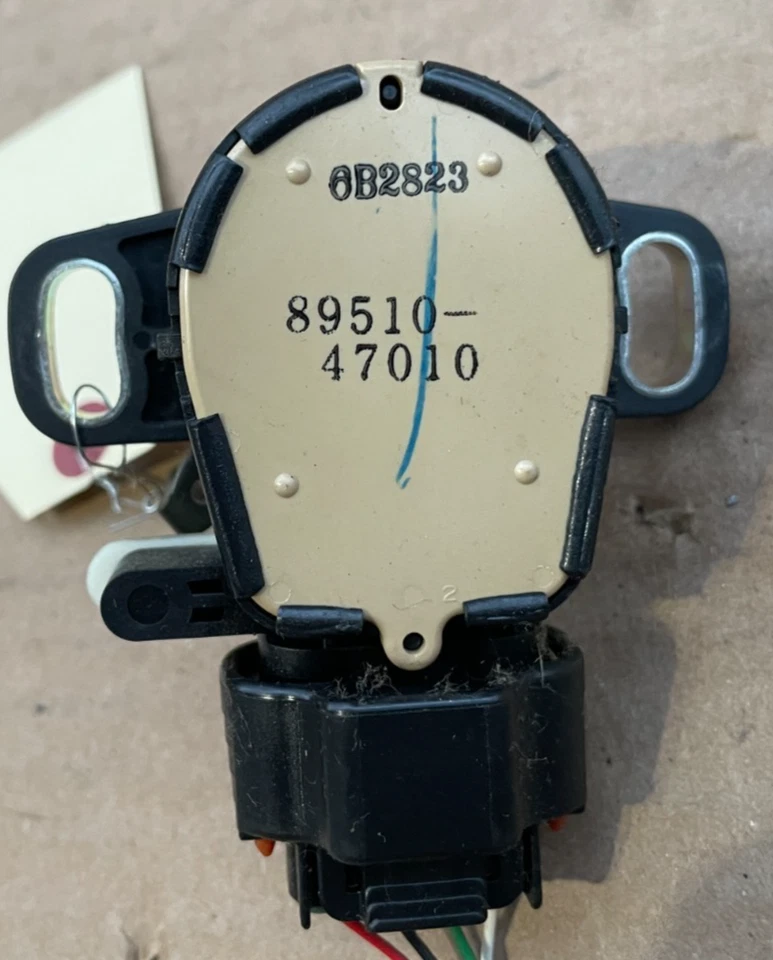 Sensor de posición de carrera del pedal de freno Toyota Prius Highlander 2006-2013 89510-47010 Foto 1 de 3