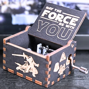 Star Wars Spieluhr Handkurbel Holz Geschenk Geburtstag Handarbeit Handarbeit Handkurbel Geschenk - Bild 1 von 9