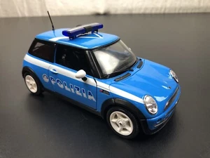Welly BMW Mini Cooper S Polizia Police Blue & White 1:24 Scale Diecast Loose - Picture 1 of 8