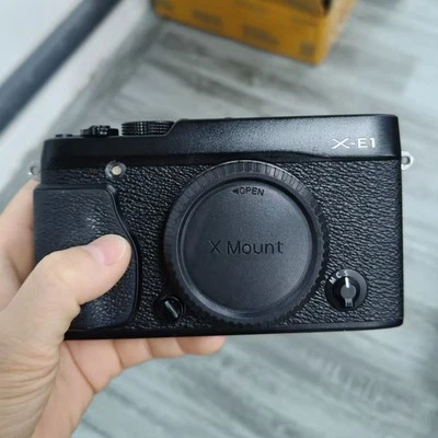 Cámara digital Fujifilm X-E1 serie X 16,3 MP solo cuerpo con batería, cargador -95 % NUEVA Foto 1 de 4