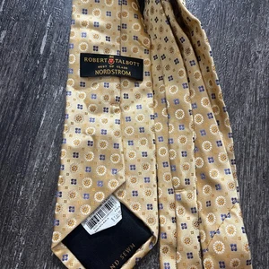 Robert Talbott Nordstrom Best of Class Gold Floral Silk Necktie Men NWT $135 - Picture 1 of 4