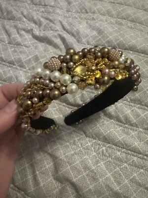 Faixa de cabeça com miçangas de champanhe feita à mão - Imagem 1 de 4