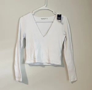 NEW Abercrombie & Fitch Long Sleeve White Cropped V-Neck Soft Womens Size Small - Picture 1 of 3