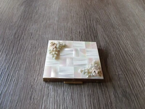 COLLECTIBLE GOLD TONE MOTHER OF PEARL WIESNER OF MIAMI COMPACT CASE - Picture 1 of 3