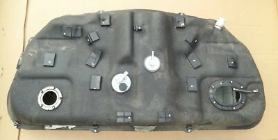 KIA K900 OEM MONTAJE TANQUE GASOLINA 15 16 17 Foto 1 de 4