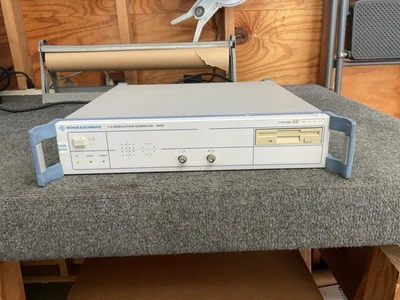 Rohde & Schwarz AMIQ I/Q Modulation Generator 1110.2003.02 Dual Channel Foto 1 de 4
