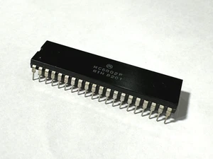 1pc MC6802P Motorola 8-bit Microprocessor MPU 128 bytes RAM 2MHz TTL PDIP40 - Picture 1 of 6