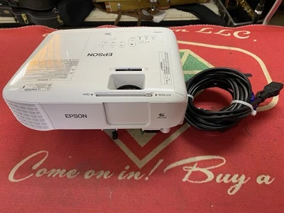 EPSON MODEL H981A LCD PROJECTOR - Image 1 of 4