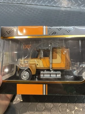 IXO 1/43 Ford LTL9000 Truck - Image 1 of 4