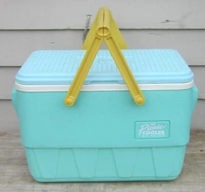 IGLOO 'PICNIC BASKET' COOLER Ice Chest 18.5 x 11 x 13 Seafoam Green & Aqua - Picture 1 of 10