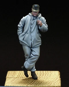 German Soldier WWII Eastern Front War-Pro Built & Painted Figure 1/35 scale - Picture 1 of 6