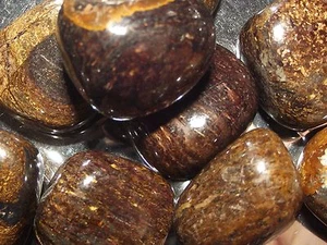 BRONZIT Gr. GROSSE Mineralien Burattati Kristalltherapie, Quarz CHAKRA Feng Shui - Bild 1 von 1