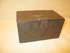 ancien coffret en fer forgé XIX ème - Picture 1 of 9