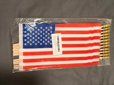 Banderas, Bandera American Stick, 5x8 pulgadas, Paquete de 12, Día de los Caídos Foto 1 de 4