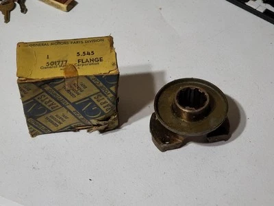 Camión Chevrolet GMC década de 1950 eje de transmisión yugo-brida 10 estrías 1-7/16" OD GM 501777 Foto 1 de 4