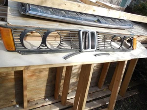 1983 BMW 320i GRILL FRONT MARKER LIGHTS USED OEM 1978 1980 1982 1977 1979 1981 - Bild 1 von 23