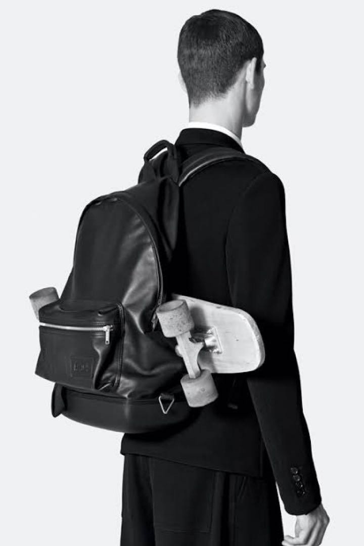 クリスヴァンアッシュ×イーストパック メッセンジャーバッグ 2025年最新】kris van assche eastpakの人気アイテム - メルカリ