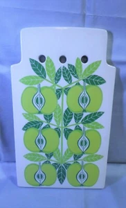 Vintage ARABIA GREEN APPLE CUTTING BOARD TRIVET Mid Century Pottery Finland 11" - Picture 1 of 6