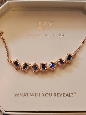 Collar Bomb Party Sept - NK30694 envuelto en un hechizo - Zafiro LC en oro rosa Foto 1 de 3