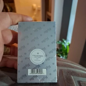 KYLIE MINOGUE - GOLDEN 2018 UK CASSETTE (CHRISTMAS COLLECTOR'S LIMITED EDITION) - Picture 1 of 3