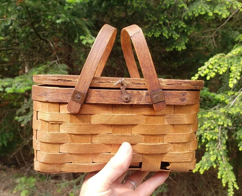 Antique Old Small Oak Splint Wood Picnic Gathering Basket Country Farmhouse Tiny Cover