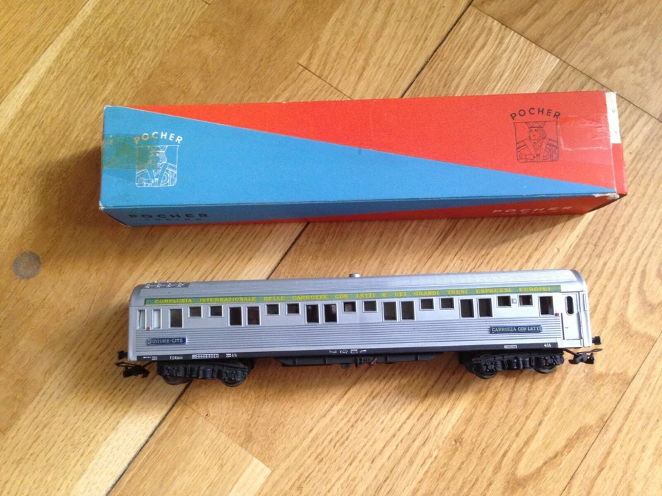 CARROZZA LETTO COMPAGNIA INTERNAZIONALE - POCHER TORINO - LIVREA ARGENTO - Immagine 1 di 1