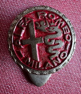 ALFA ROMEO EMAILLE ABZEICHEN AUTO ROT SELTEN - Bild 1 von 3