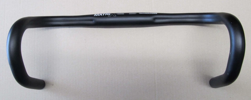 Manillar de bicicleta de carretera Matrix Kalloy 40 cm AL049 L aluminio 31,8 mm negro nuevo 400 gramos Foto 1 de 2