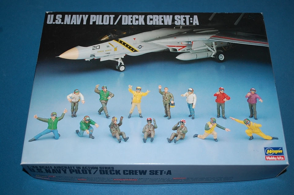 HASEGAWA 36006 - U.S. Navy Pilot/Deck Crew Set: A scala 1/48 - Immagine 1 di 1