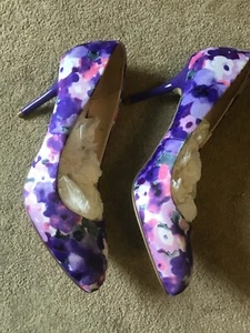 Laura Ashley lila Blumenabsätze Größe 6 UVP £75 - Bild 1 von 3