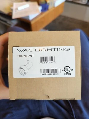 WAC Lighting LTK-703-WT 120V, pista L, cabezal de iluminación de pista, acabado blanco caja abierta Foto 1 de 3