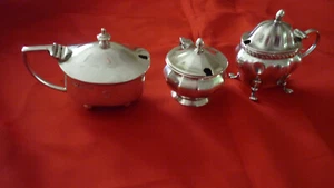 3 X Antique Sterling Silver Mustard Pots + 2 Glass Liners - Birmingham Makers - Picture 1 of 12