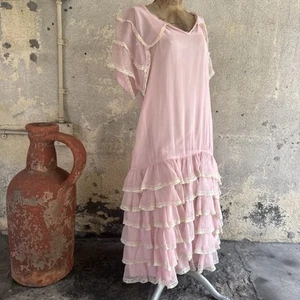 Antiguo vestido de gasa de seda rosa de los años 20 con volantes en capas nota de encaje vintage - Imagen 1 de 19