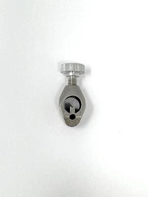 NEEDLE CLAMP #19702 fits SINGER 7 CLASS - Image 1 of 2