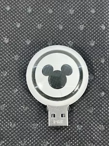 Disney Parks My Magic + Green Light Up 1 GB Flash Drive USB - testato e funzionante - Foto 1 di 5