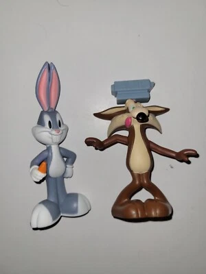 Looney Tunes Show Raro 2012 McDonalds Bugs Bunny Wile Coyote Foto 1 de 4