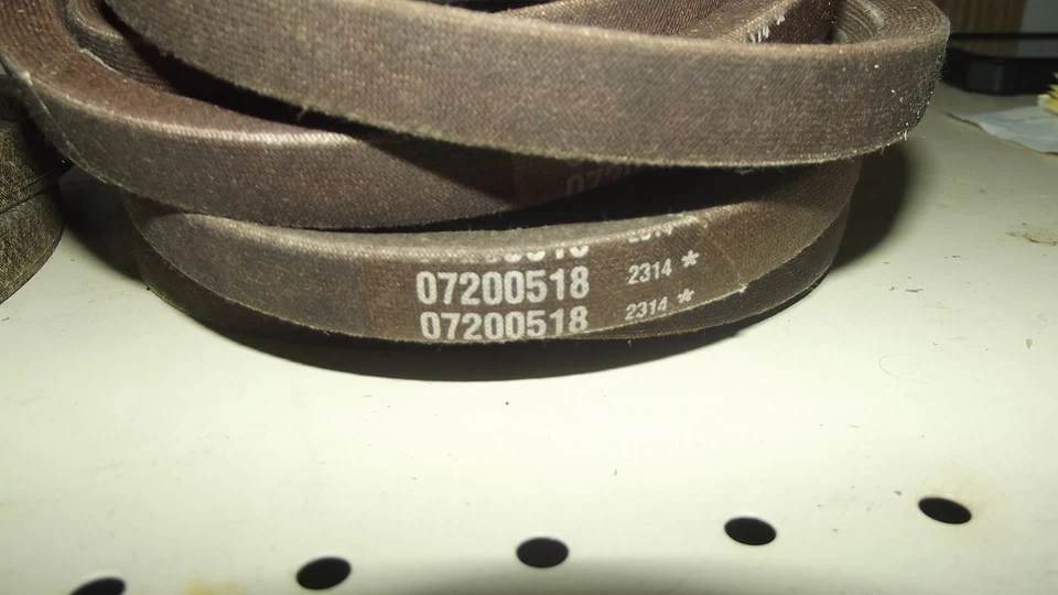 GRAVELY DECK BLADE BELT FOR 36" PRO WALK COMMERCIAL 07200518 T99 - Image 1 of 1