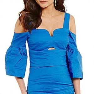 Nicole Miller Hailey Cold Shoulder Top Gr. Large Cropped Glockenärmel Blau Neu - Bild 1 von 8
