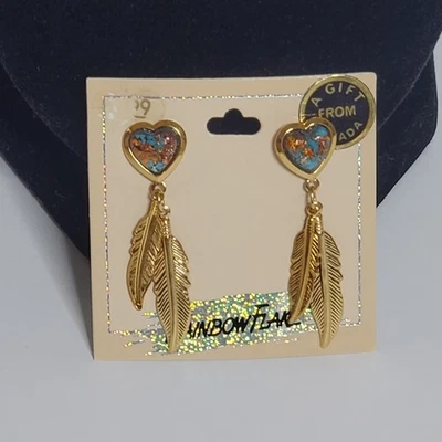 Brincos de penas de coração turquesa floco arco-íris placa de ródio 14kt - Imagem 1 de 4