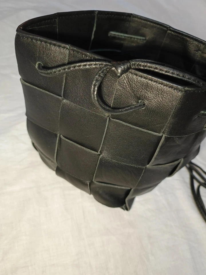 Bottega Veneta shoulder bag small cassette woven leather bag black - Image 1 of 4