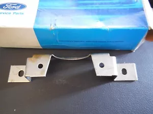 NOS 1978-1983 Ford Fairmont Rear License Lamp Bracket D8BZ-13423-B - Bild 1 von 2