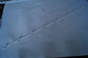 LED BACKLIGHT STRIP IC-B-HWBC32D524A FOR 32" BUSH 32/233 TV, SCREEN: LSC320AN02 - Picture 1 of 7