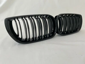  HOCHGLANZ GLANZ SCHWARZ NIEREN GRILL für BMW E46 3er Limousine Touring ab. 2002 - Picture 1 of 6
