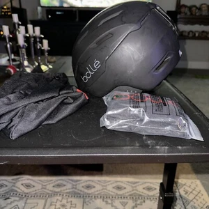 bollé Quiz Visor Ski Helmets Unisex Matte Black Corp 60-62 cm XL - Picture 1 of 10